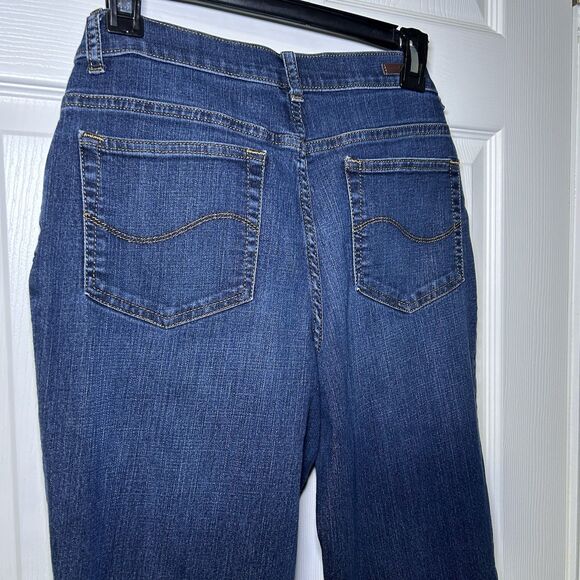 LEE Women’s Relaxed Fit Straight Leg Mid-Rise Jeans Medium Wash Size 8 - Picture 5 of 6